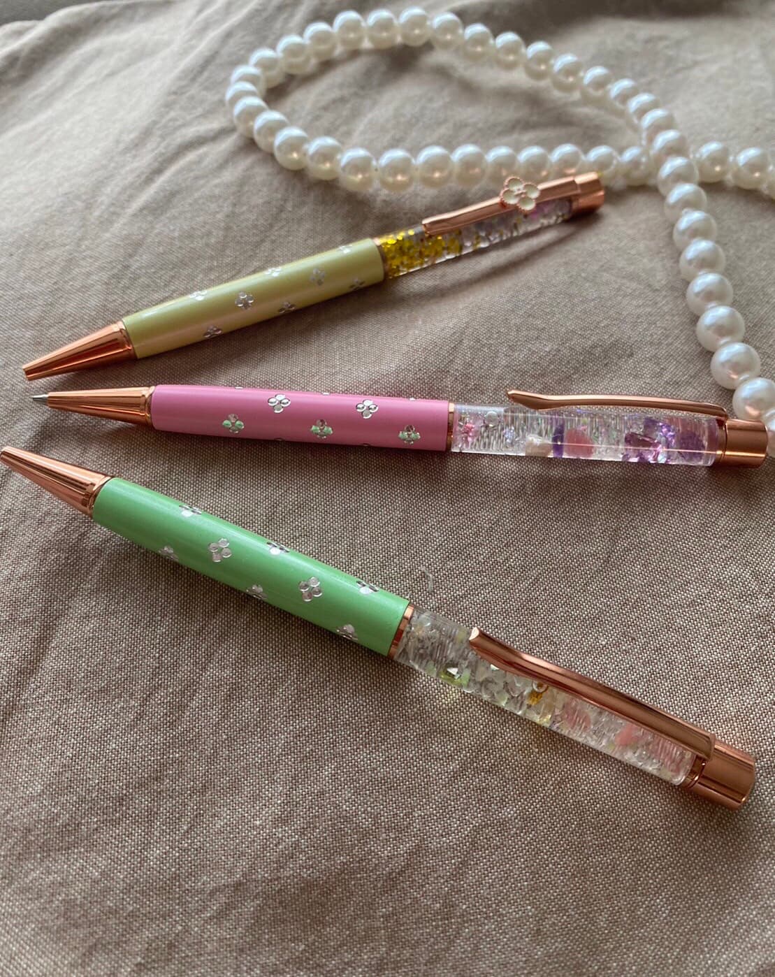 仲良し3人組の女性たちが 作成されました。